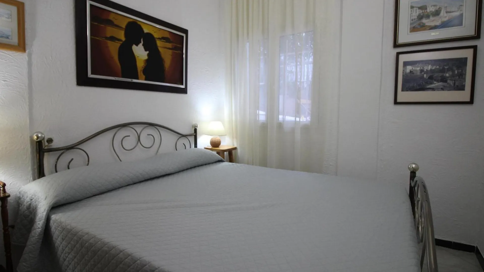 Grifeu 6 - Apartamento Situado Muy Cerca De La Playa De Cap Ras, Para 6 Personas - Es-228-195 Llanca 0*,  Spain